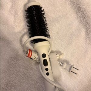 Bondi boost heated round brush